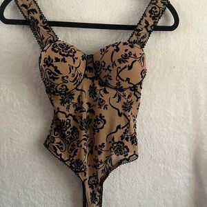 Windsor Nude and Black Floral Lace Top